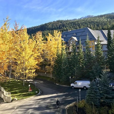The Best Top Floor Ski-In/Ski-Out At The Aspens Уислър Екстериор снимка
