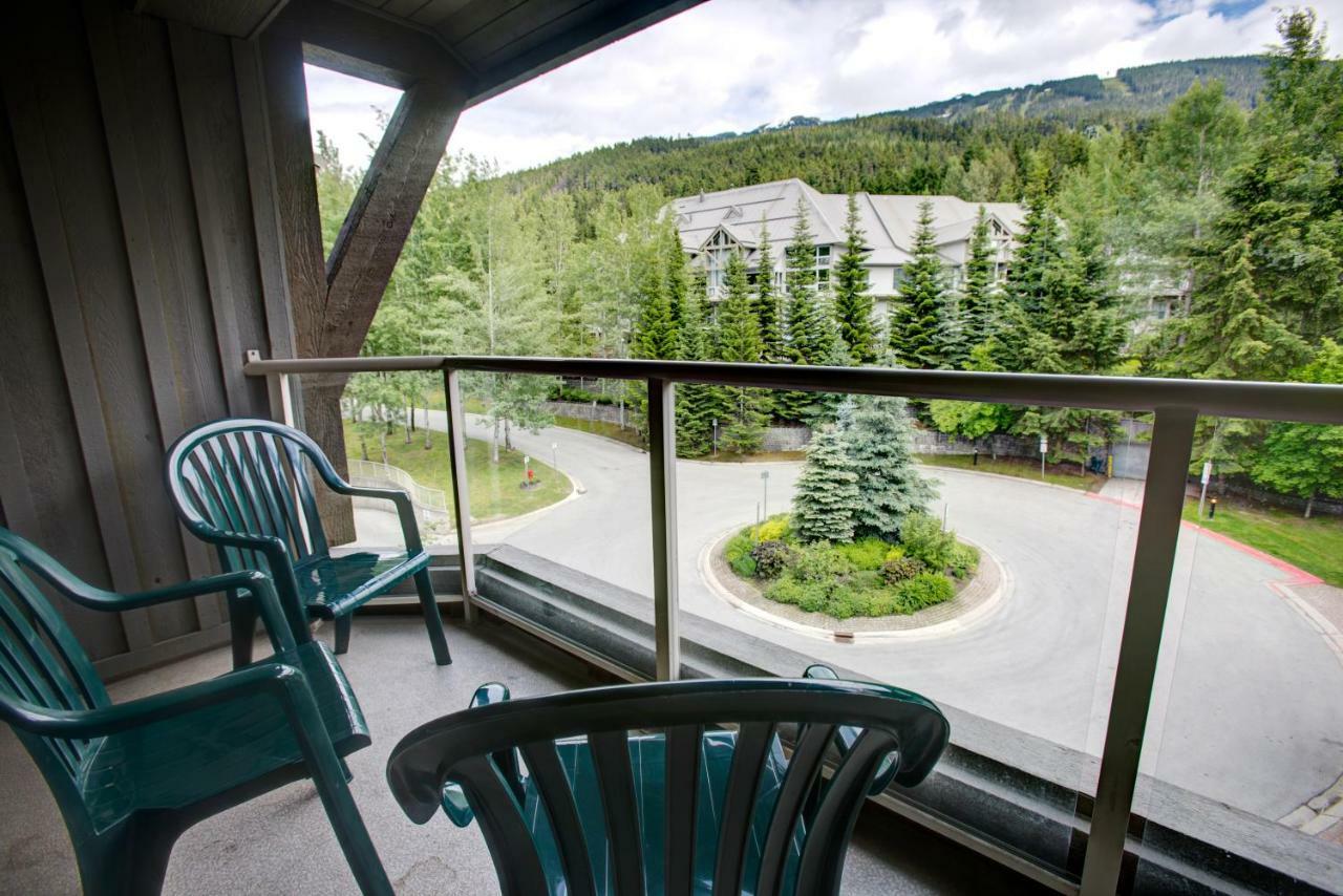 The Best Top Floor Ski-In/Ski-Out At The Aspens Уислър Екстериор снимка