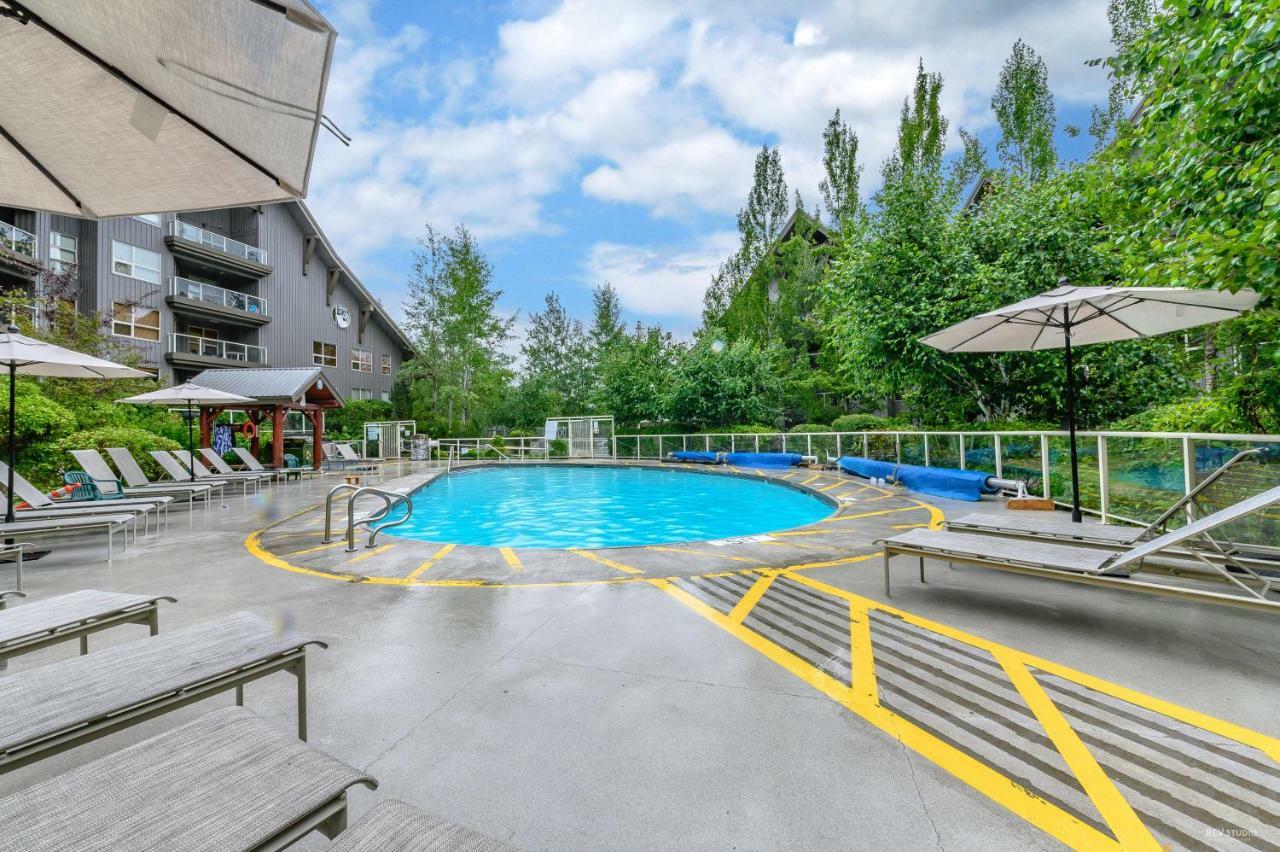The Best Top Floor Ski-In/Ski-Out At The Aspens Уислър Екстериор снимка