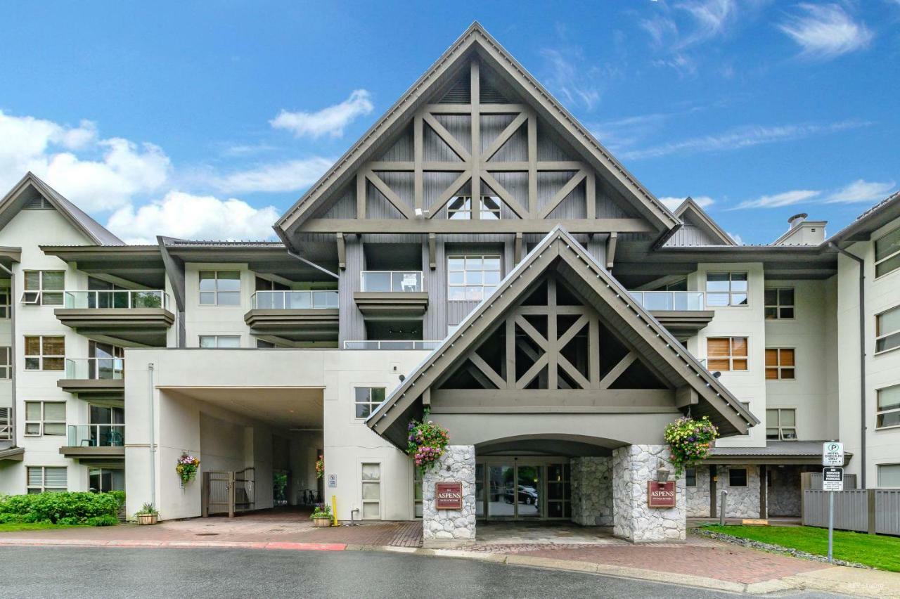 The Best Top Floor Ski-In/Ski-Out At The Aspens Уислър Екстериор снимка